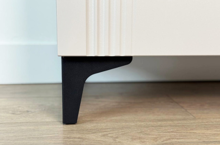 Шкаф двухдверный Рич кашемир/фрапучино матовый/черный